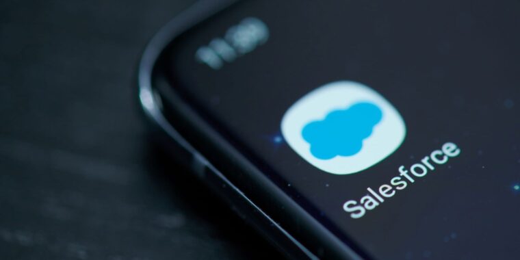 Salesforce Review 2025: Features & Pricing Evaluation